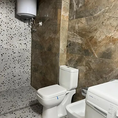 Felix * Tirana
