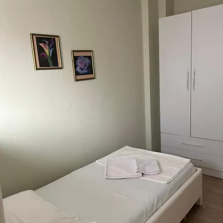 Felix Tirana
